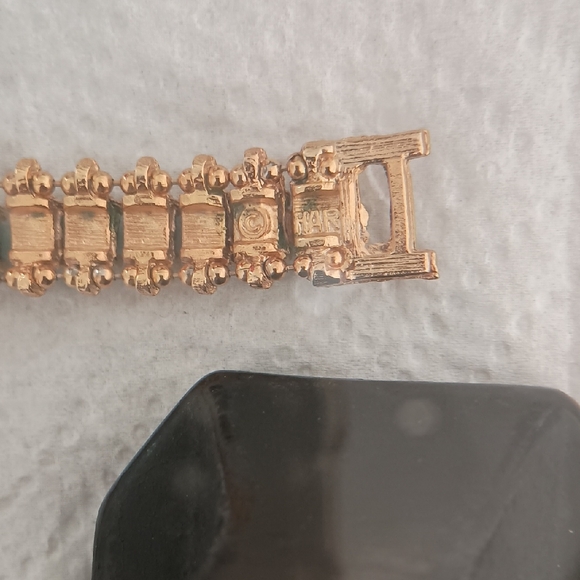 Elegant Gold and Turquoise Bracelet - Picture 5 of 5